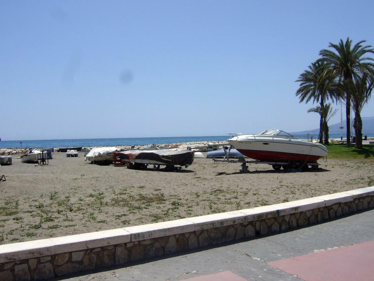 Apartment On The Beach Malaga Exterior photo